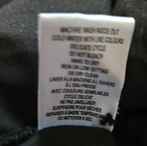 Northern Reflections Floral High neck blouse size medium - Picture 8 of 8